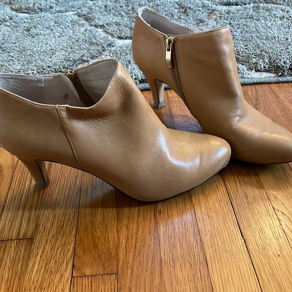 Vince camuto booties